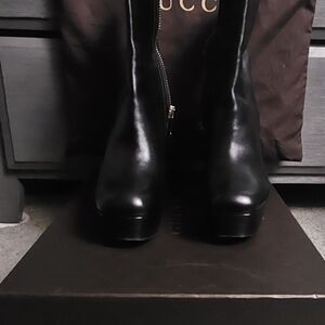 Gucci Sleek Black Leather Ankle Boots